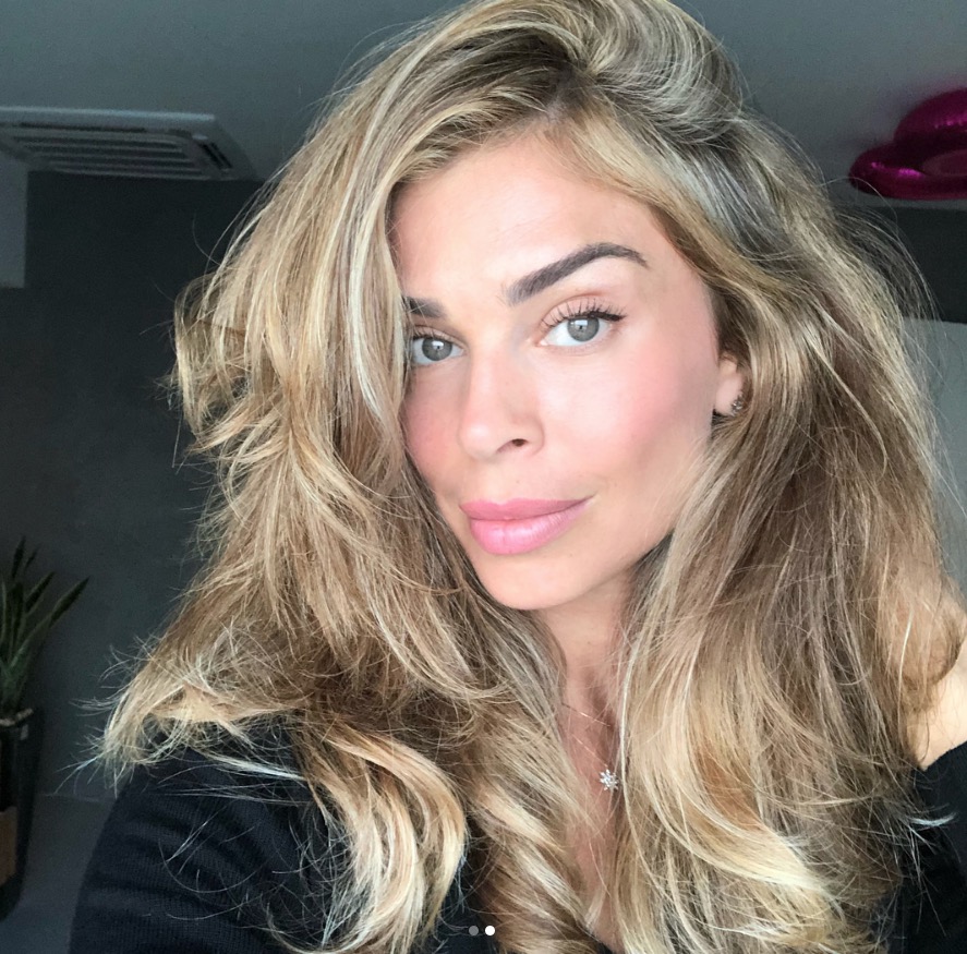  Grazi Massafera muda de visual após fim de novela