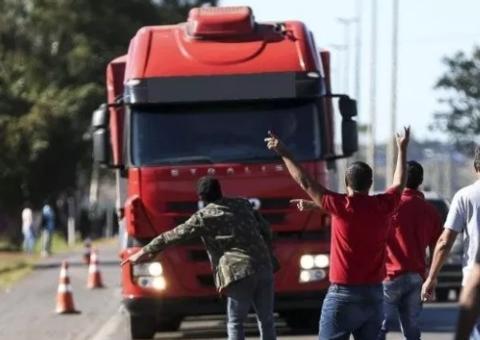 Motoristas das Forças Armadas e PF já estão conduzindo caminhões