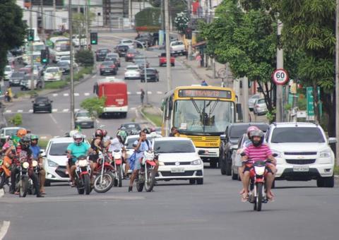 Com buzinaço, manauaras fazem carreata em apoio a Greve dos Caminhoneiros