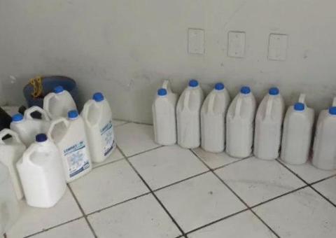 Dupla é presa após vender galões de gasolina a preços abusivos