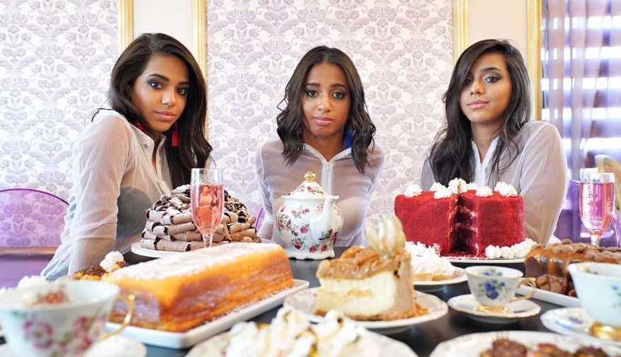 MC Loma & Gêmeas Lacração agitam véspera de feriado em Manaus