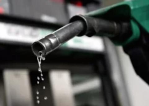 Dois homens são presos por estocar gasolina e revender a preços abusivos