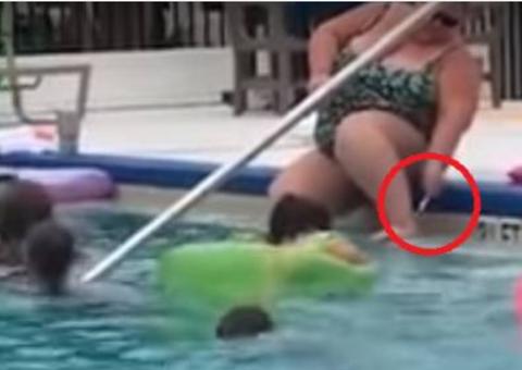 Mulher se depila em piscina pública e causa alvoroço na internet