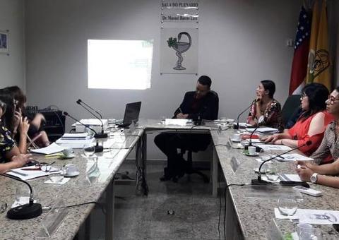 Prefeitura e Conselho de Farmácia devem fiscalizar aplicação de vacinas em drogarias