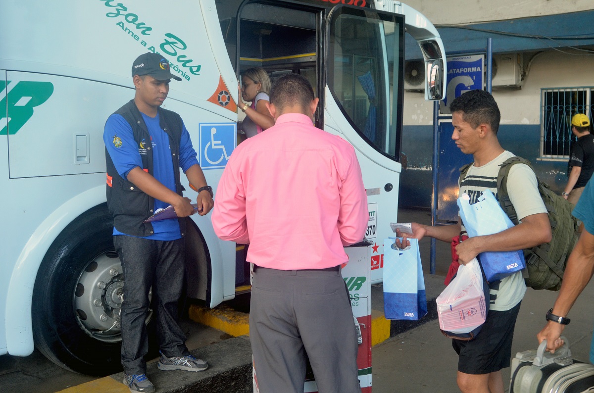 Transportes intermunicipais retornam atividades com horários normalizados