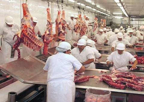 Ministro da Agricultura diz que poderá faltar carne se paralisação continuar