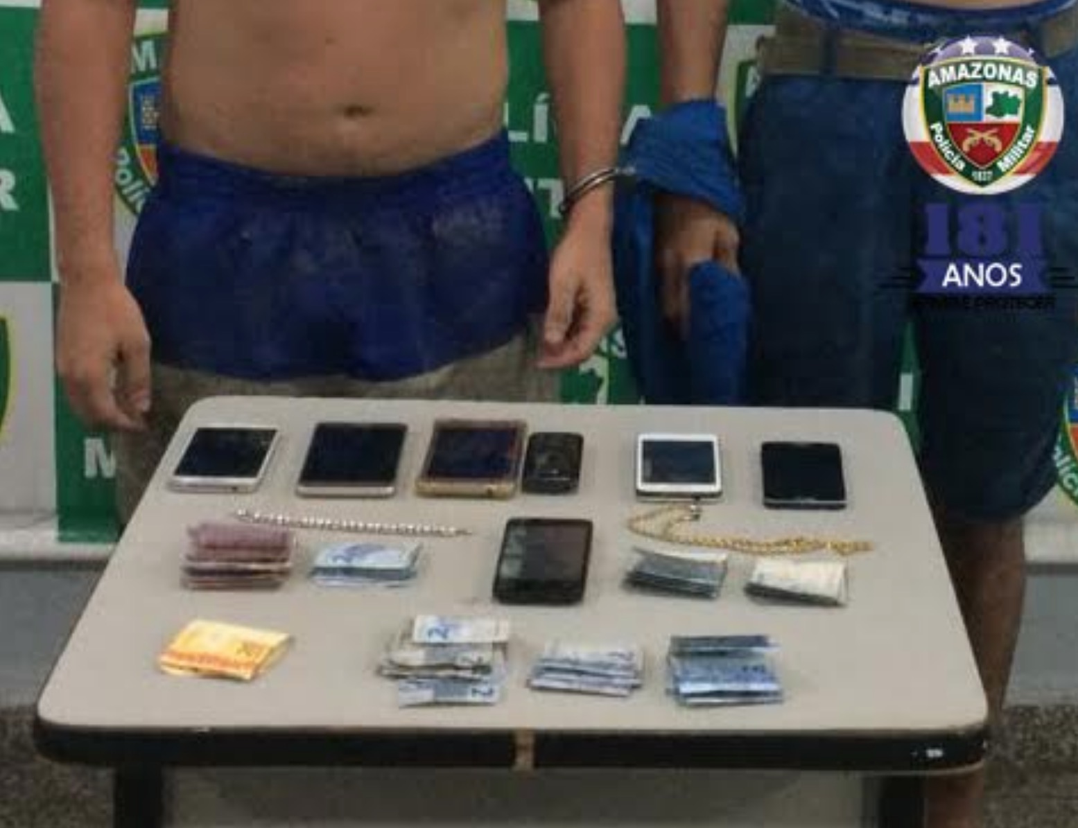 Dupla suspeita de assaltar ônibus é presa em Manaus 