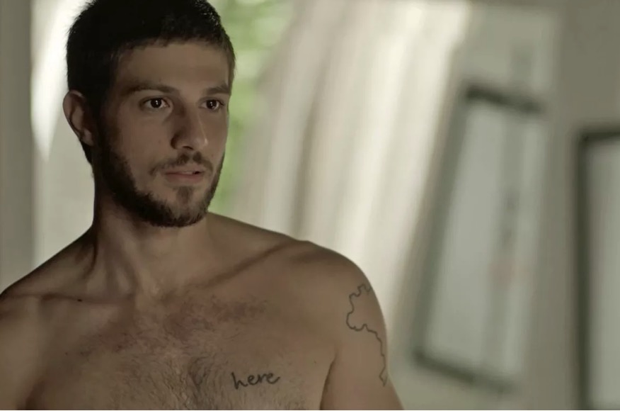 Personagem gato de Chay Suede vira febre na web e cachê de ator dispara 