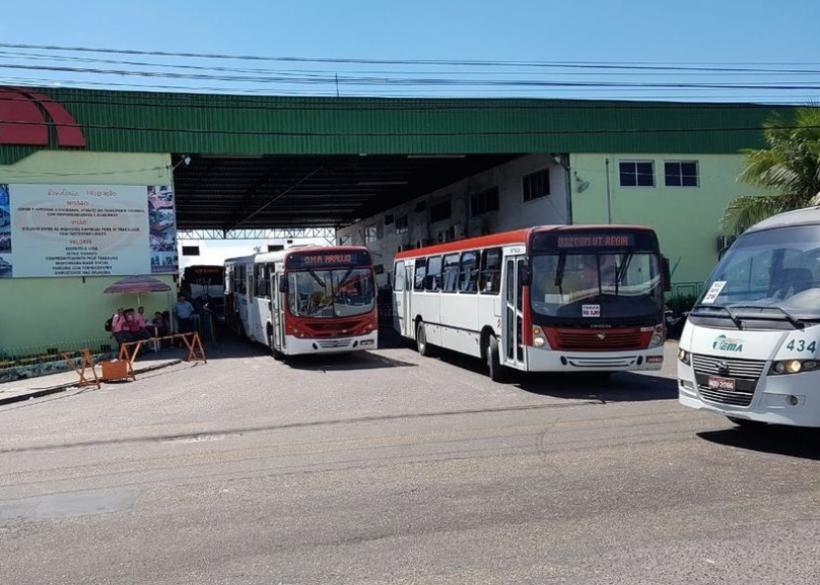 Empresas de ônibus recebem currículos para vagas de cobrador e motorista em Manaus