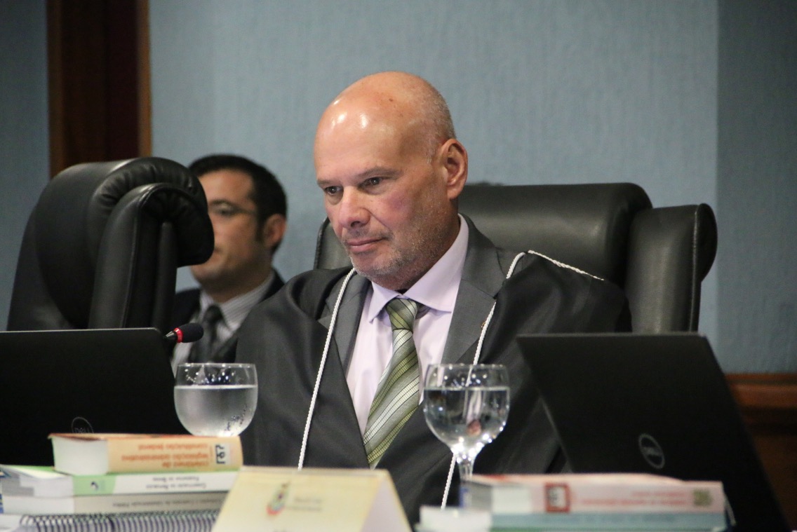 Ex-prefeito de Parintins terá de devolver mais de R$ 5 milhões aos cofres públicos 