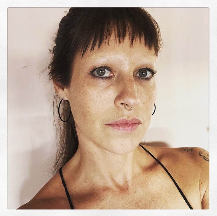 Luana Piovani radicaliza, tem novo visual detonado e rebate críticas 