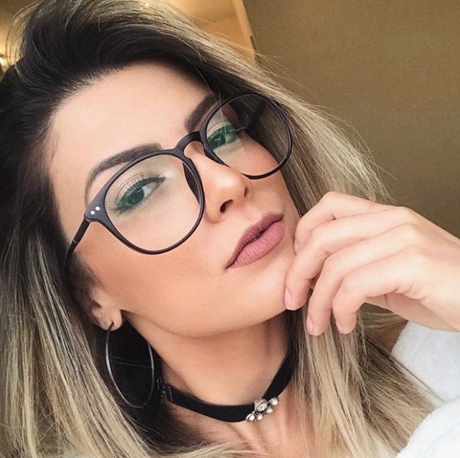 Ex-Panicat abandona TV e se dedica ao curso de Veterinária