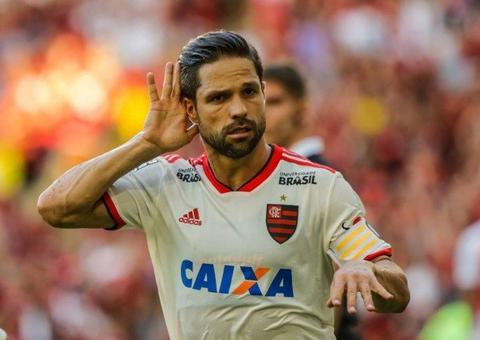Fla vence com gols de Diego e Paquetá e volta à liderança