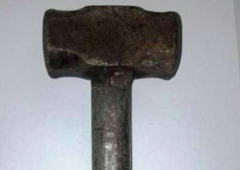 Pedreiro mata colega de trabalho a marretadas 