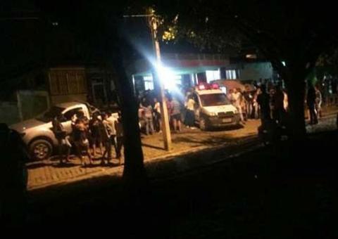 Carro desgovernado atropela mais de 20 fiéis em procissão