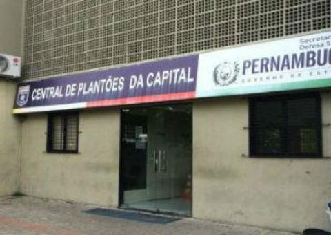 Homem esfaqueia desafeto e faz idosa de 103 anos refém 