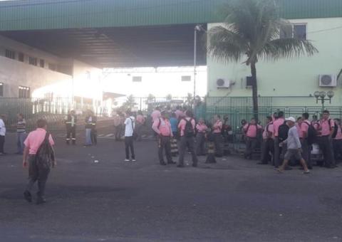 Sem acordo com Sinetram, sindicato mantém greve de ônibus em Manaus