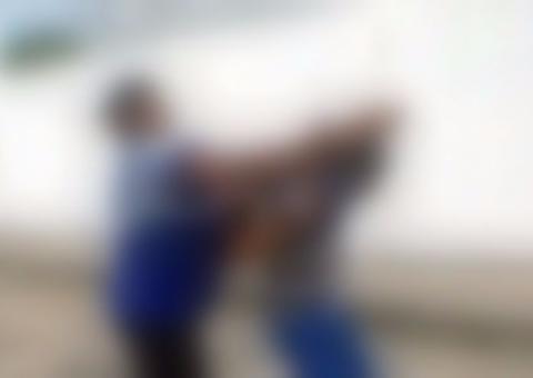 Homem discute com duas mulheres no meio da rua e acaba morto