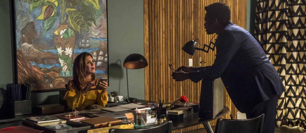 ‘Segundo sol’: Laureta ajuda Roberval a se vingar da família Athayde