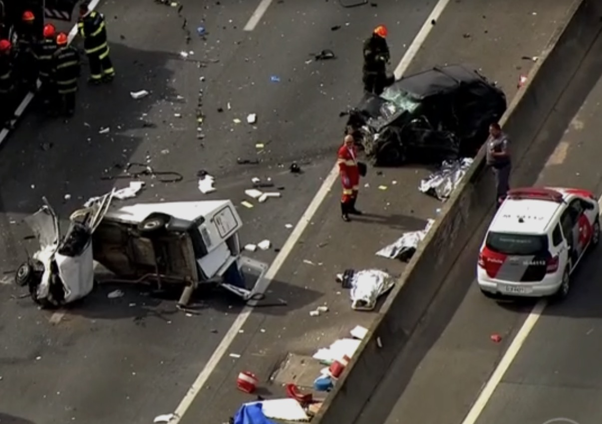 Três pessoas morrem em grave acidente em rodovia