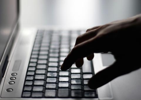 Homem é condenado por aplicar golpe para infectar mulheres com HIV