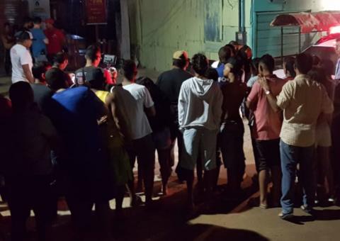 Em domingo sangrento, homem é executado na porta de casa por dívida em Manaus