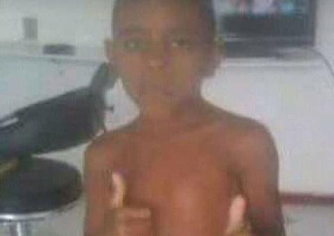  Menino de 10 anos morre baleado acidentalmente por amigo de 9