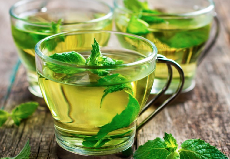 3 chás que aliviam a dor de estômago mais rápido