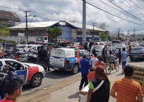 Cerca de 50 viaturas tentam conter novo bloqueio na Bola do Produtor