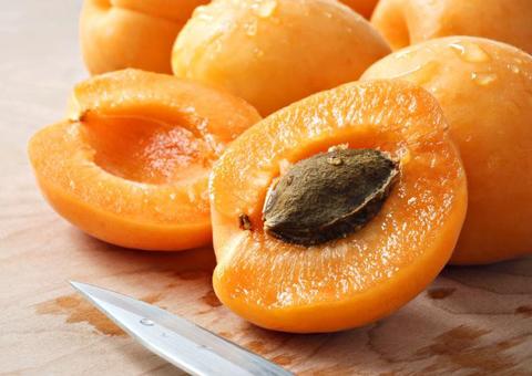 Damasco combate anemia e fortalece os ossos, conheça mais benefícios