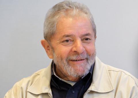 Lula pede para Supremo suspender efeitos de sua condenação