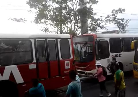 7 homens acusados de depredar ônibus são liberados em audiência de custódia