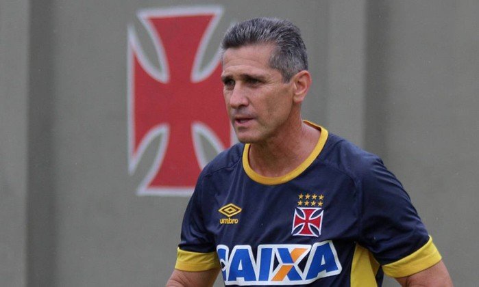 Jorginho é anunciado como novo técnico do Vasco