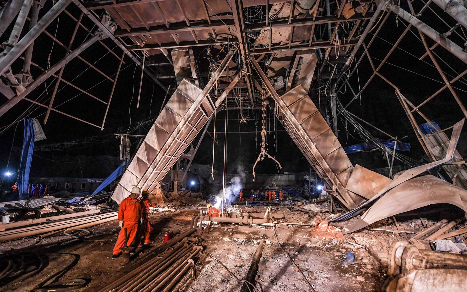 Explosão em mina deixa 11 mortos e dois desaparecidos na China