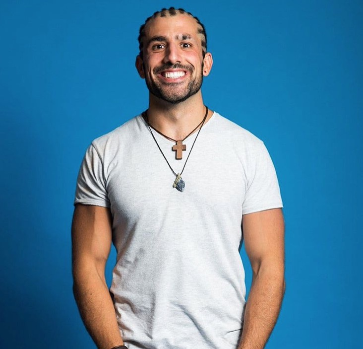 Globo contrata Kaysar para ser terrorista em filme ‘Carcereiros’