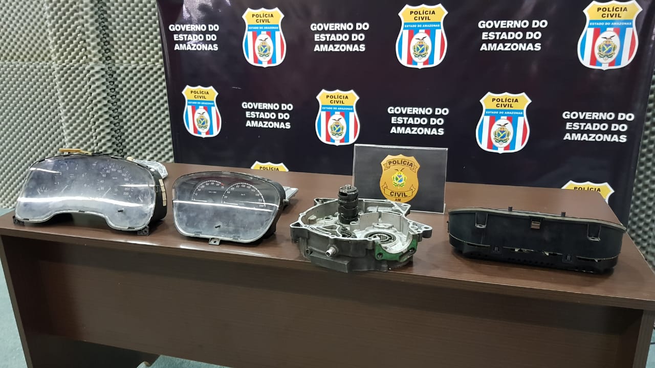 Dono de oficina é preso após ser flagrado com peça de moto roubada durante operação em Manaus