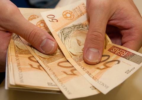 Prazo para saque de abono salarial termina esse mês