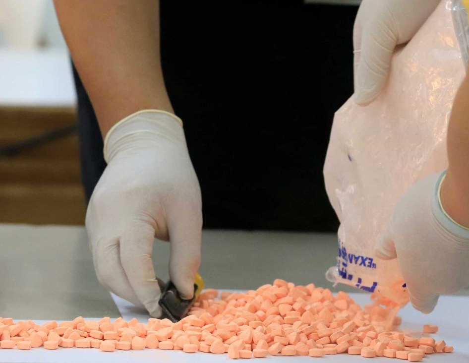 Jovem é presa com drogas avaliadas em R$ 1,5 milhão em aeroporto