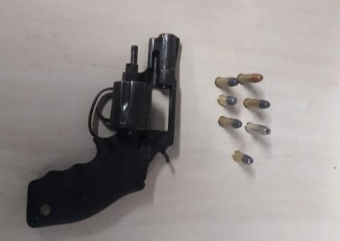 Dupla é presa após ser rendida por segurança enquanto tentava assaltar condomínio em Manaus