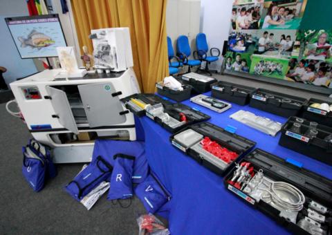 Escolas públicas recebem laboratórios móveis de ciências em Manaus