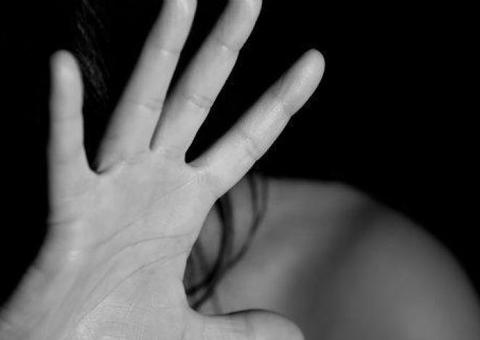 Homem é preso após ameaçar a mãe idosa de morte 