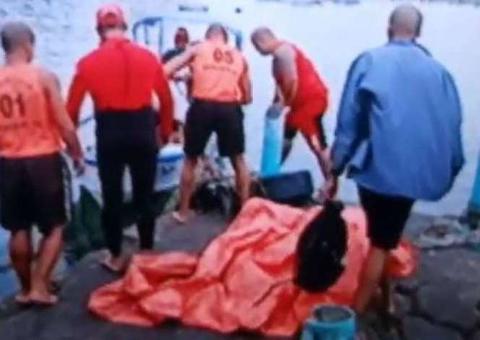 Quatro pessoas morrem e nove desaparecem após naufrágio na madrugada