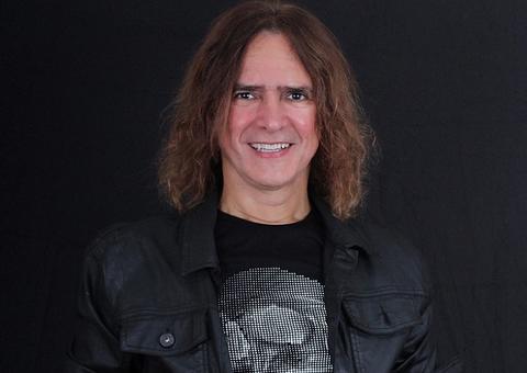 Eraldo Bandeira apresenta especial Cartola no Teatro Amazonas