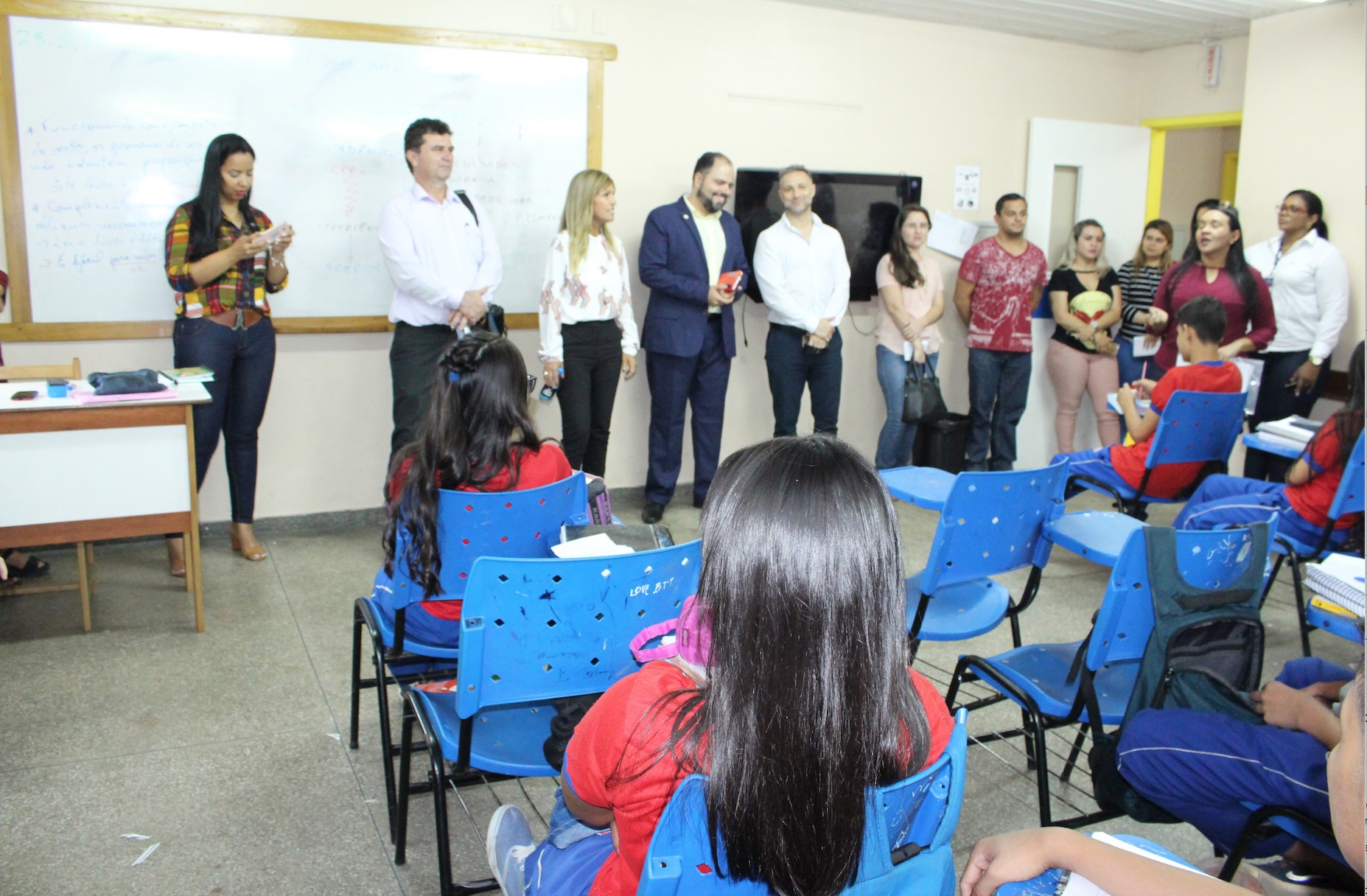 Seduc realiza parceria com Ufam e Consulado da Colômbia para implantar escola bilíngue em Manaus