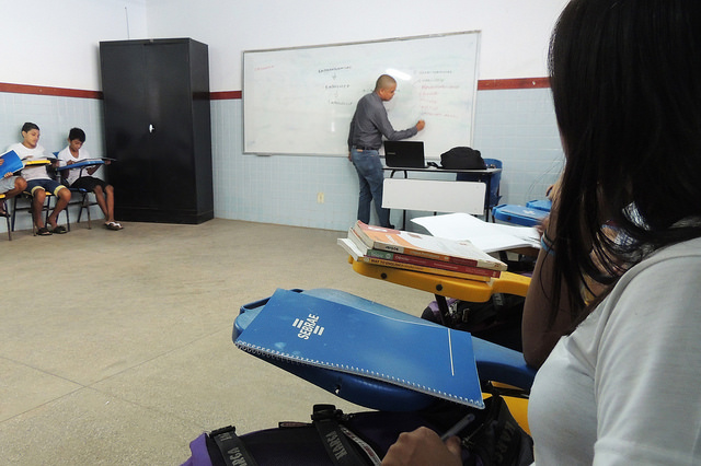 Projeto ensina empreendedorismo a crianças ribeirinhas em Manaus