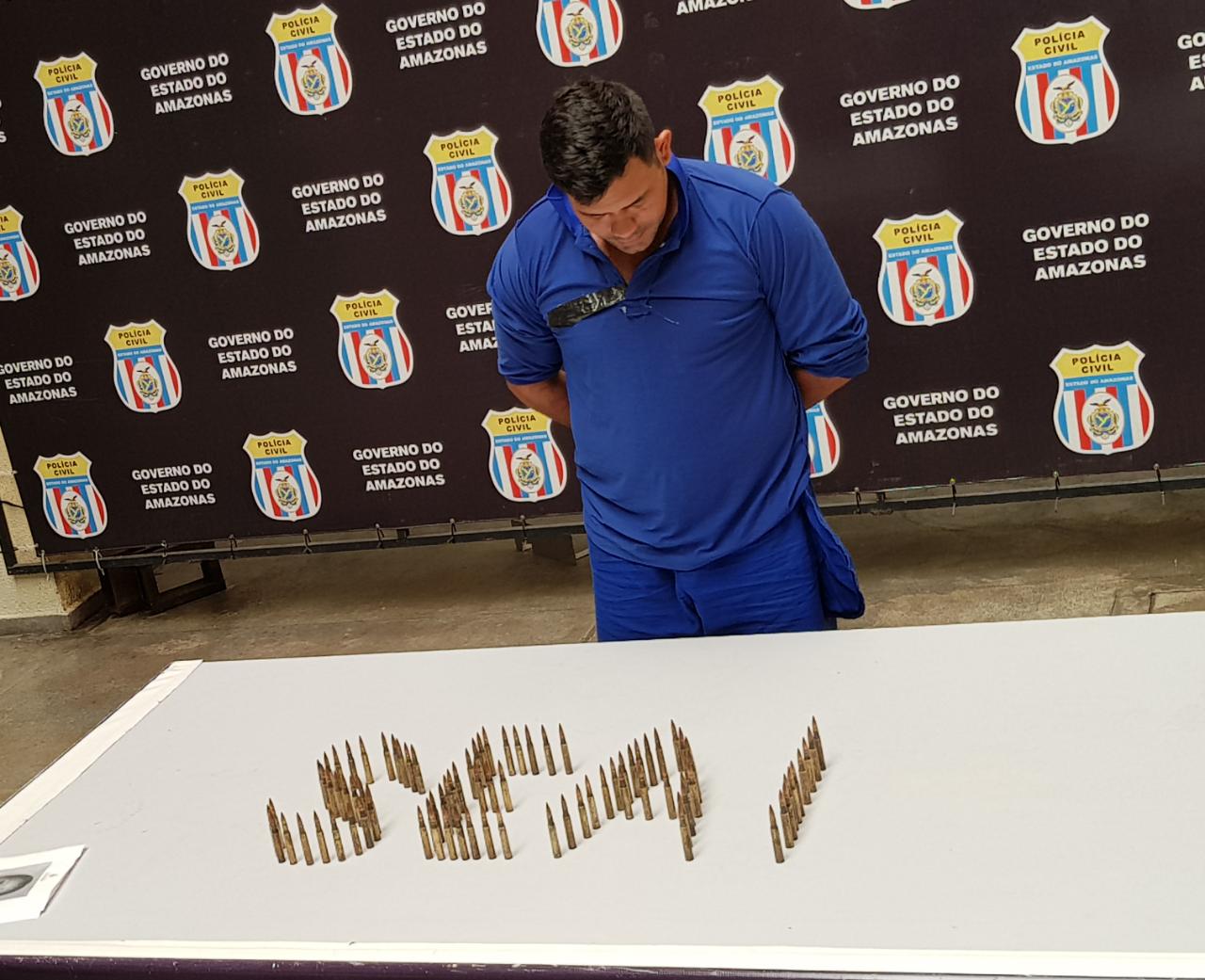 Suspeito de tráfico interestadual é  preso com mais de 80 munições de metralhadora em Manaus