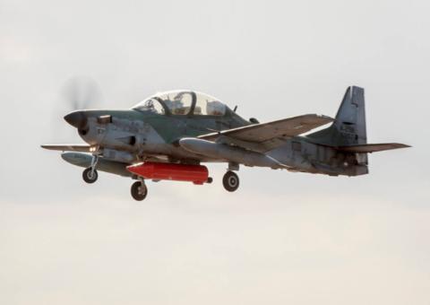 FAB intercepta monomotor com 300 kg de cocaína na fronteira com a Bolívia