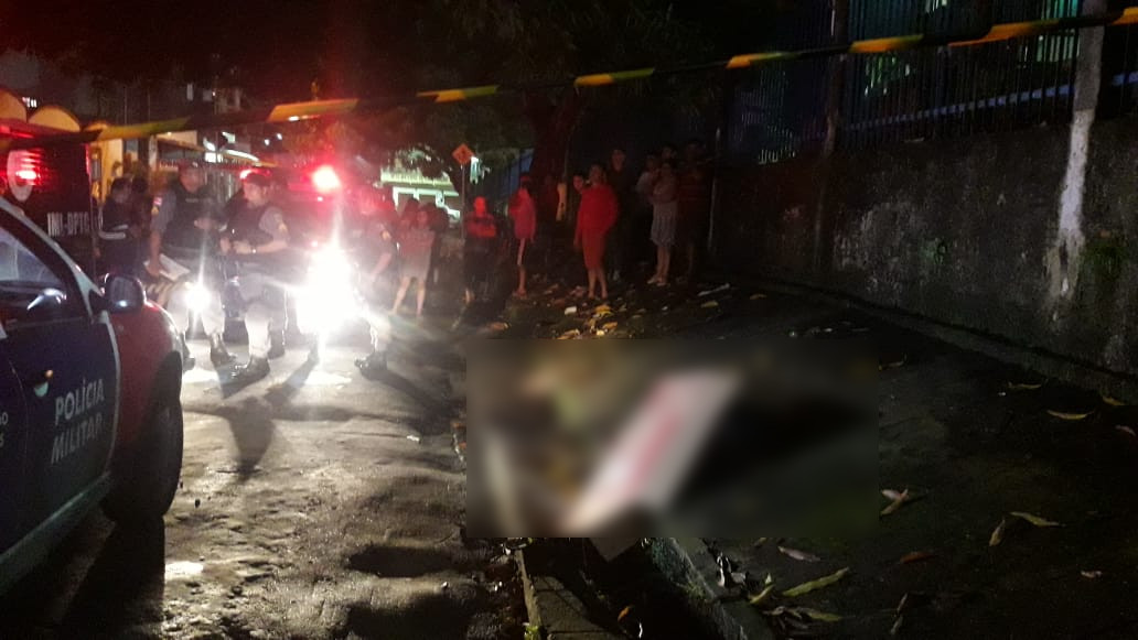 Homem é morto a tiros ao lado de igreja em Manaus