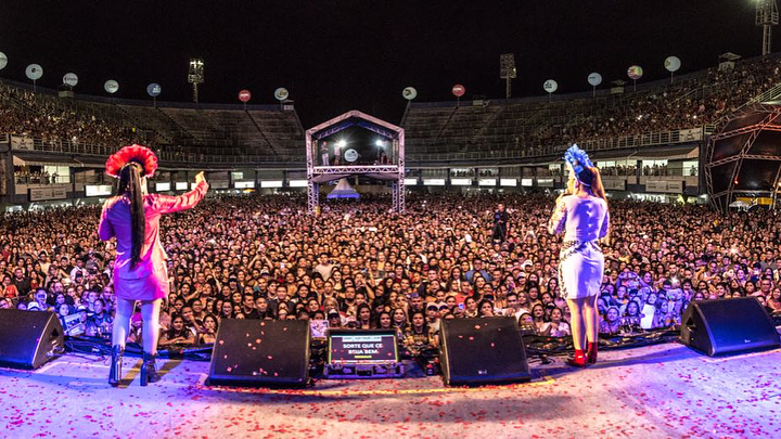  Marília Mendonça e Maiara & Maraisa reúnem multidão na Festa das Patroas