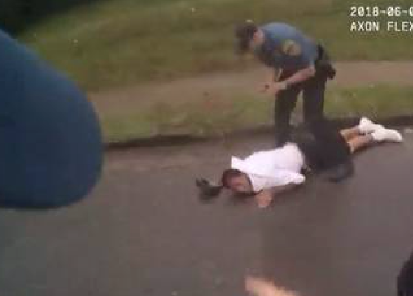 Policial atropela criminoso durante perseguição e sofre punição severa